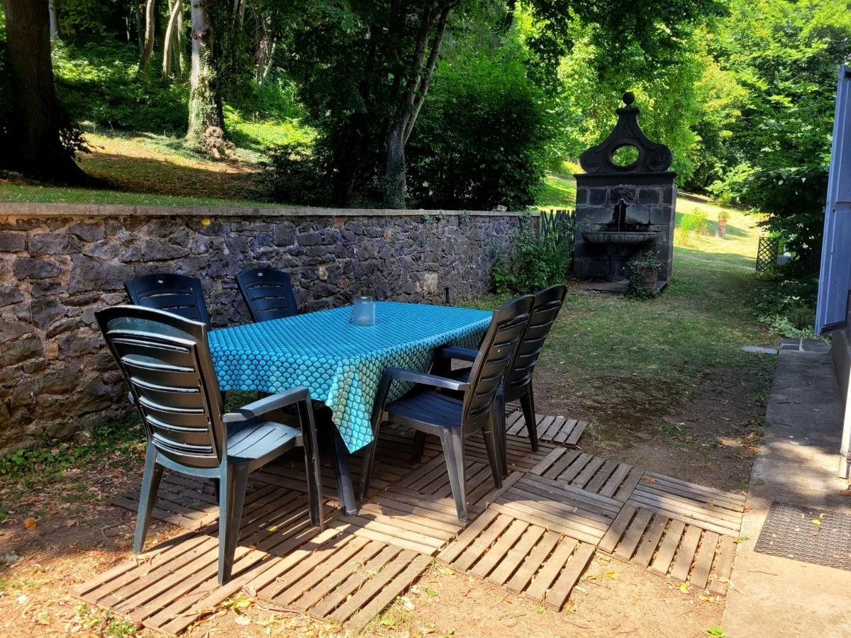 Gites Le Vieux Vinzelles Volvic Exterior foto